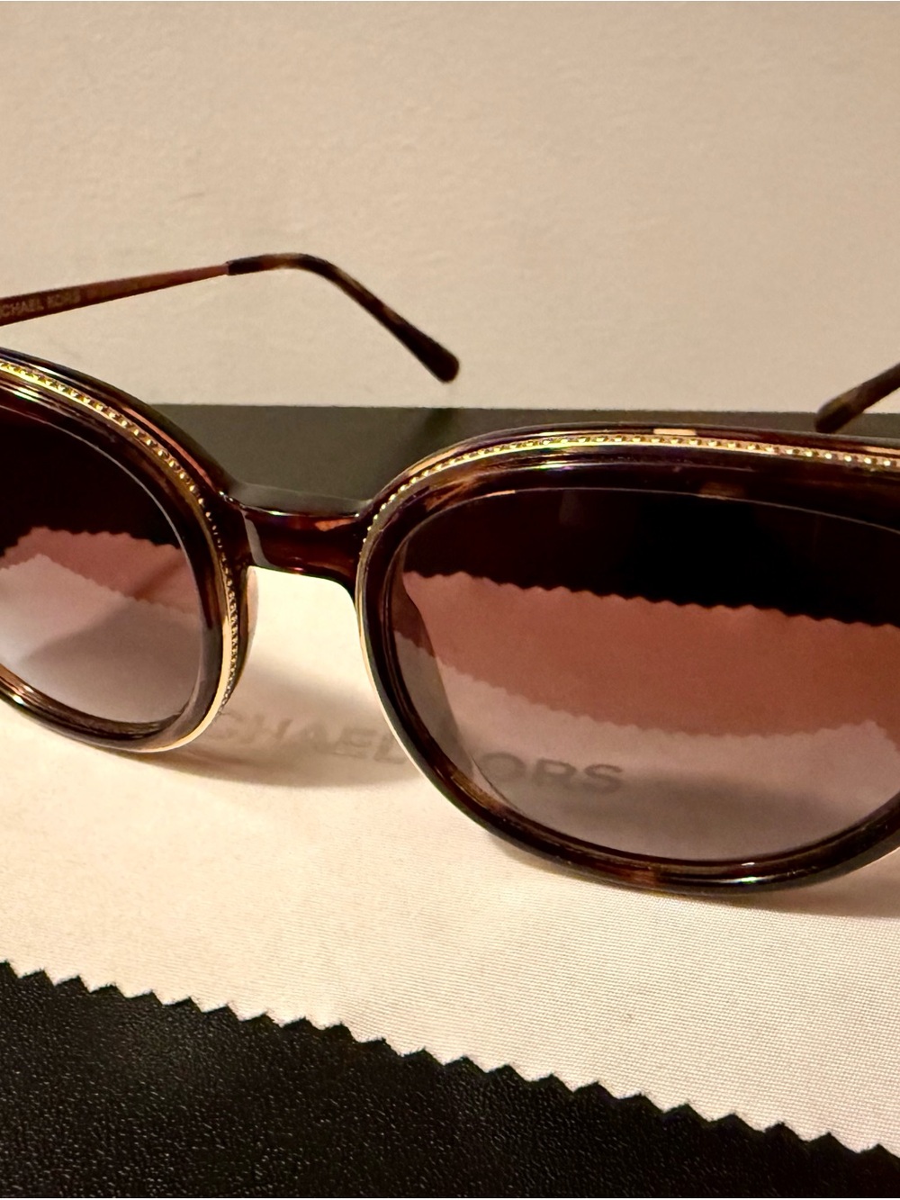 Michael Kors Bal Harbour Tortoise Shell Gold Trim Sunglasses Mk2089U - Picture 2 of 12
